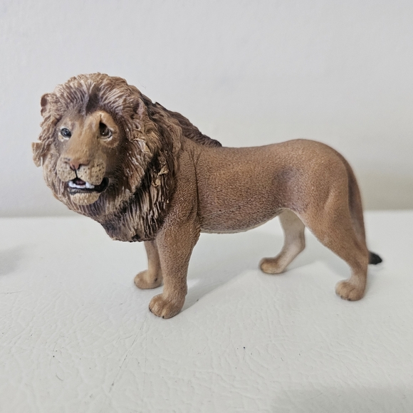 Schleich Adult Lions Wildlife Figures Set of 2 - Picture 3 of 7